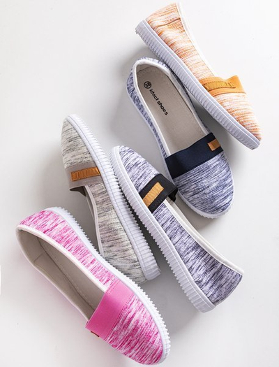 Czarne tenisówki slip - on z paseczkami Arimida - Obuwie