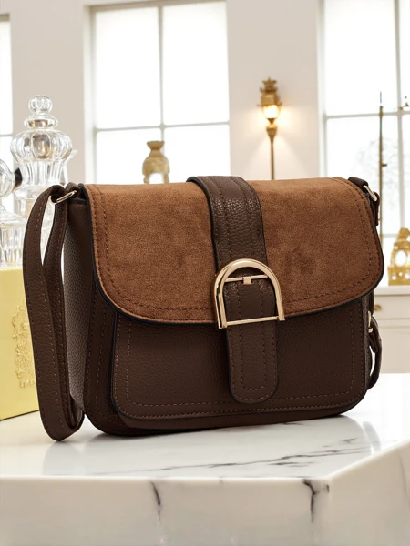 Mažas moteriškas rankinukas iš eko odos Karelia