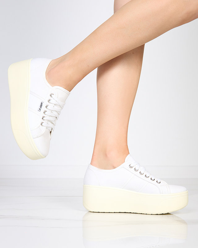 OUTLET Baltos spalvos ir ekru sportiniai sportbačiai Darru-Footwear platformoje