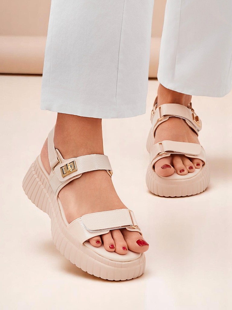 Royalfashion Женские сандалии на толстой подошве Aganda