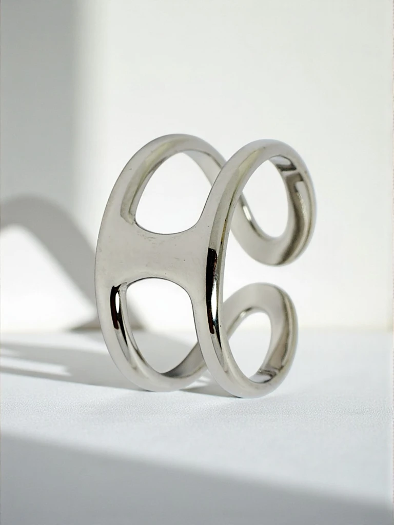 Dolce Vita apyrankė su dekoratyviniais pakabukais