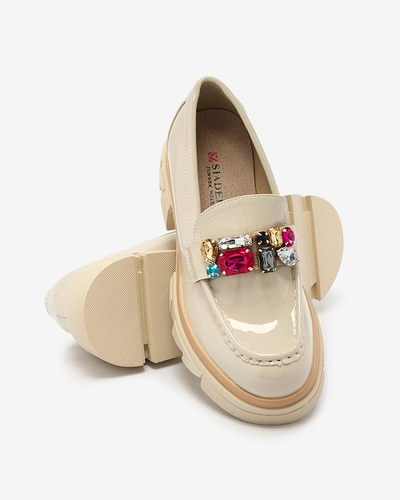 Royalfashion Лакированные кремовые мокасины с разноцветными камнями Sarin