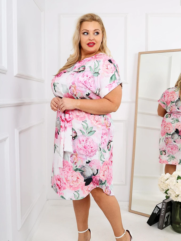 Женское платье до колена с короткими рукавами и розовым бантом