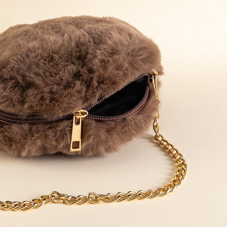 Коричневая меховая сумочка
