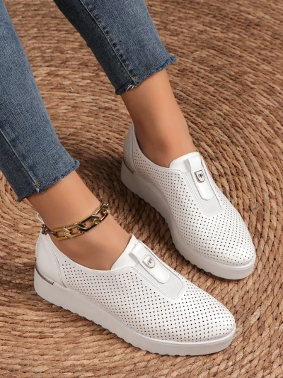 Royalfashion Slip-on moteriški perforuoti batai Goffies
