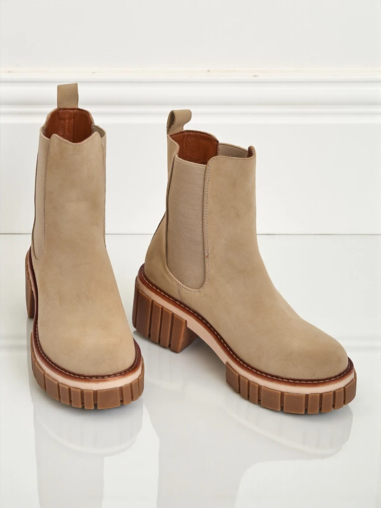 Aulinukai su stulpeliais iš eko nubuko Amber Walk