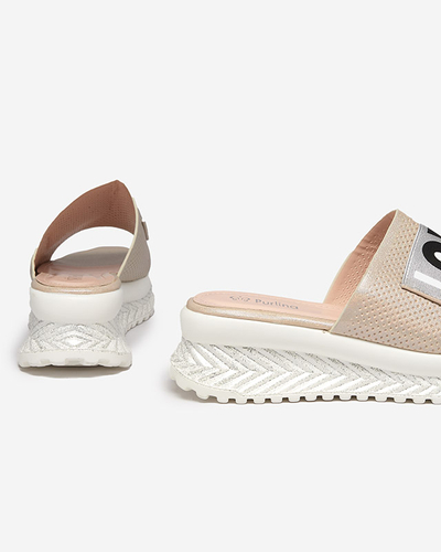 Moteriškos smėlio spalvos blizgios šlepetės su užrašu Sosha- Footwear