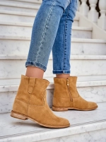 коричневый