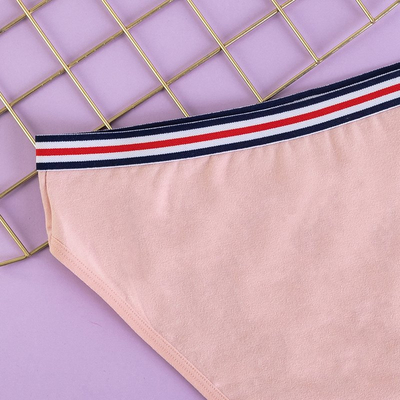 Светло-розовые женские трусы