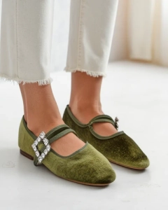 тёмно-зелёный