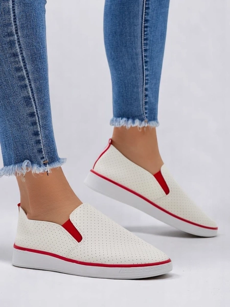 Royalfashion Женские перфорированные слипоны Kassias