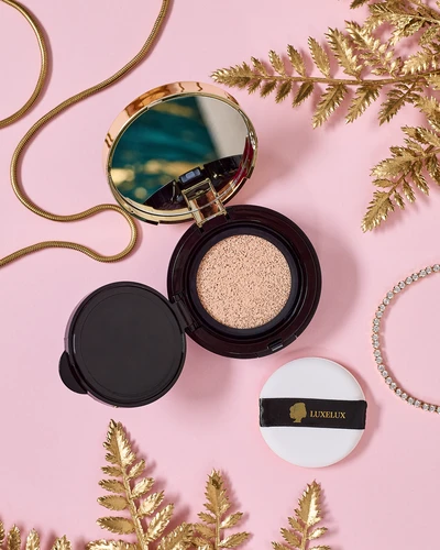 Luxelux presuotas milteliai veidui kompaktiškame su veidrodžiu 15 g