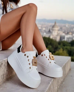juodas