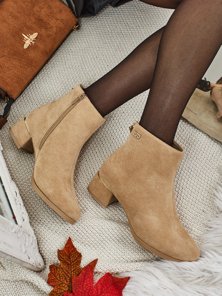 Moteriški eko zomšos aulinukai su storu kulnu Arshinea