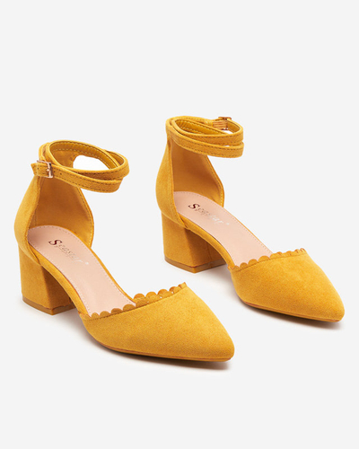 Garstytinės moteriškos zomšinės basutės ant stulpelio Ametis - Avalynė