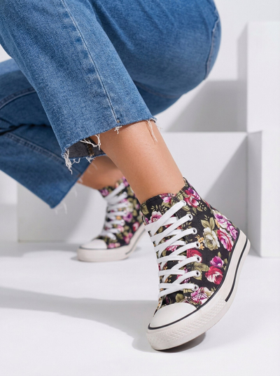 "Royalfashion" Moteriški aukšti juodi bateliai su gėlių raštu Soxic