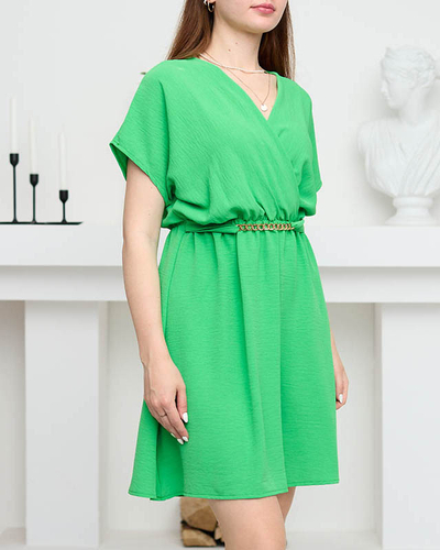 Зеленое женское платье с декоративной цепочкой - Одежда