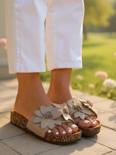Женские шлепанцы Royalfashion с цветами Foules