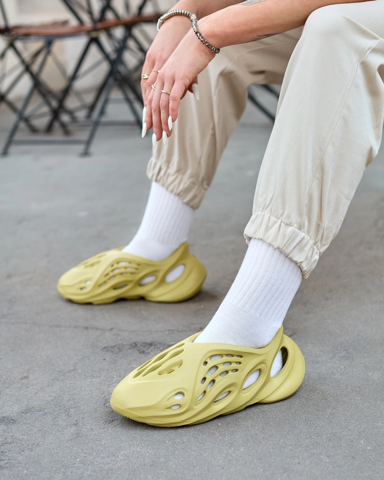 Royalfashion Žalia moteriška sportinė avalynė su iškirpimais Loydi