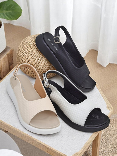 Royalfashion Women's Riva sandals on a thicc sole