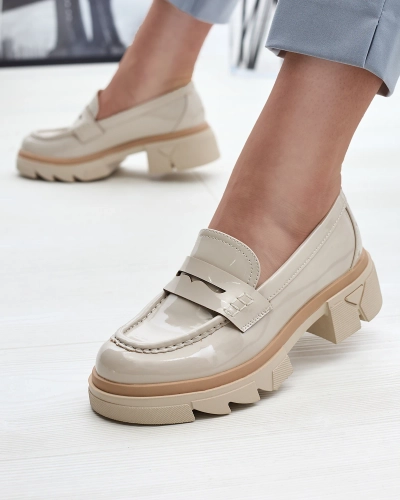 Бежевые женские мокасины из экокожи и лакированной кожи Sepop- Footwear