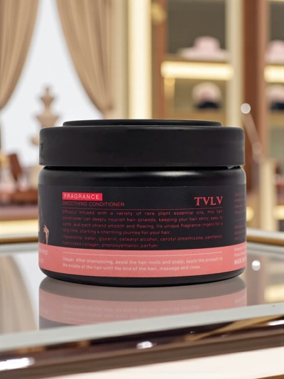 Glotninantis parfumuotas plaukų kondicionierius