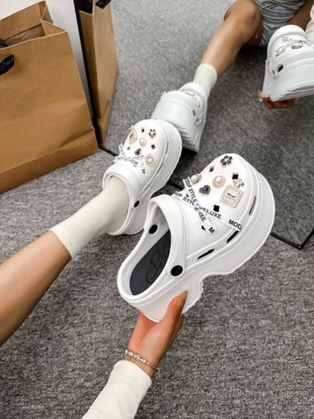 Резиновые шлепанцы Royalfashion для женщин с украшениями Dellos