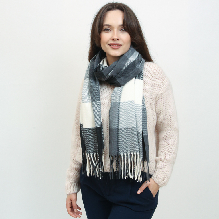 Juodai baltas šiltas languotas moteriškas šalikas - Aksesuarai
