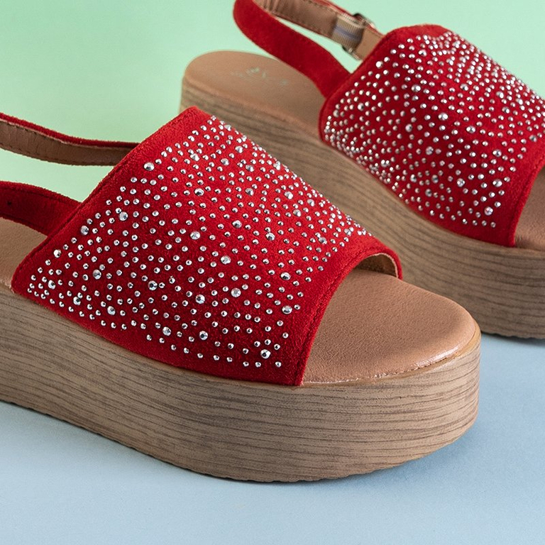 Красные женские босоножки на платформе Peneli