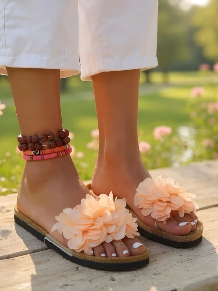 Royalfashion Klapki damskie z kwiatuszkami Flora Soft – mega słodkie!