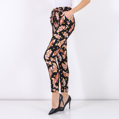 Moteriškos juodos plunksnos - drabužiai