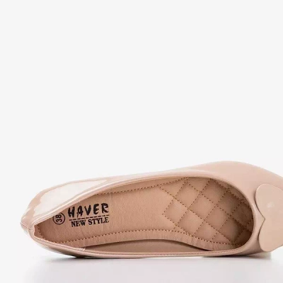 OUTLET Smėlio spalvos lakuotos balerinos su širdele Monzie - Batai