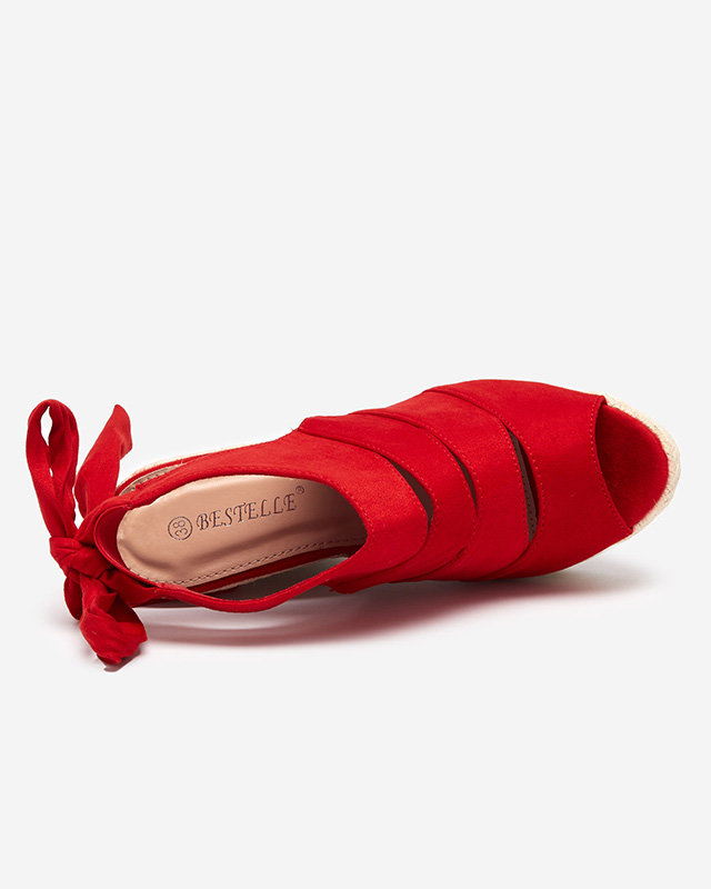 Красные женские босоножки на танкетке Evofi