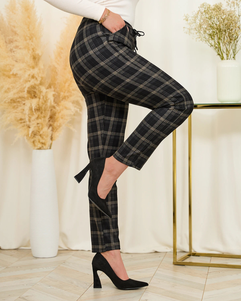 Royalfashion Черные женские широкие брюки из ткани в коричневую клетку