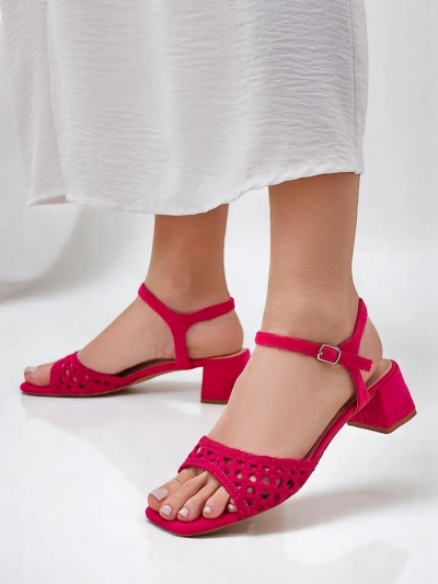 Royalfashion Женские перфорированные сандалии Azopi
