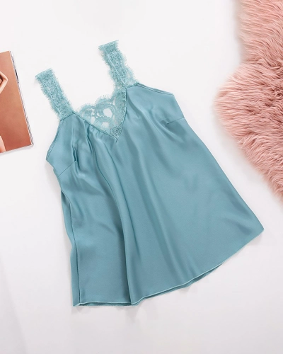 Šviesiai žali moteriški marškinėliai su nėriniais-Drabužiai