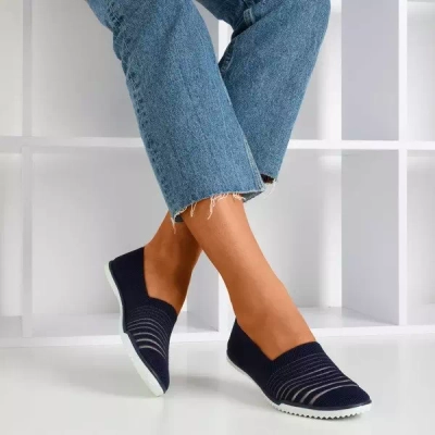 Granatowe tenisówki slip - on w paski Yeqa - Obuwie