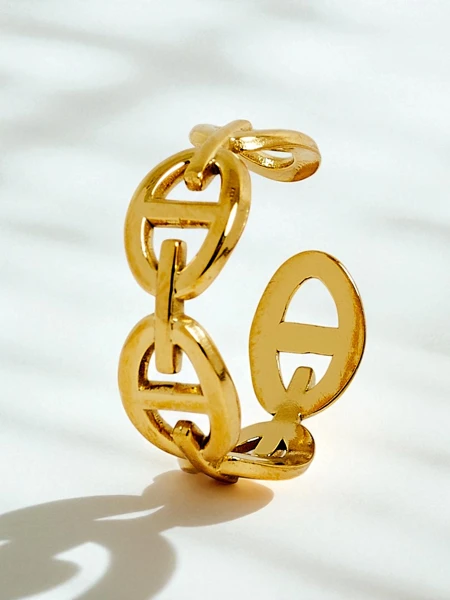 Dolce Vita apyrankė su dekoratyviniais pakabukais