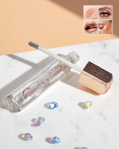 Blizganti skysta akių šešėlis sidabro spalva