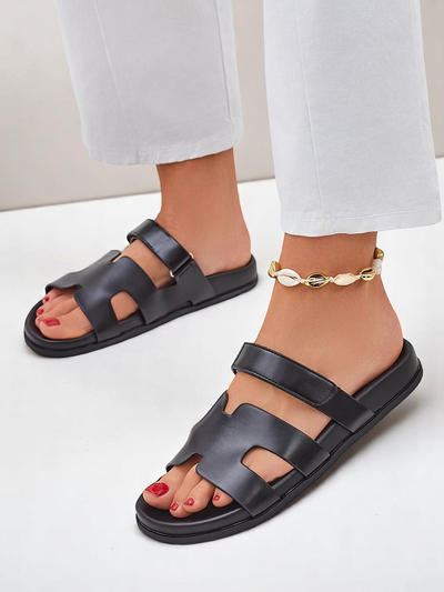 Royalfashion Женские босоножки на плоской подошве Arian