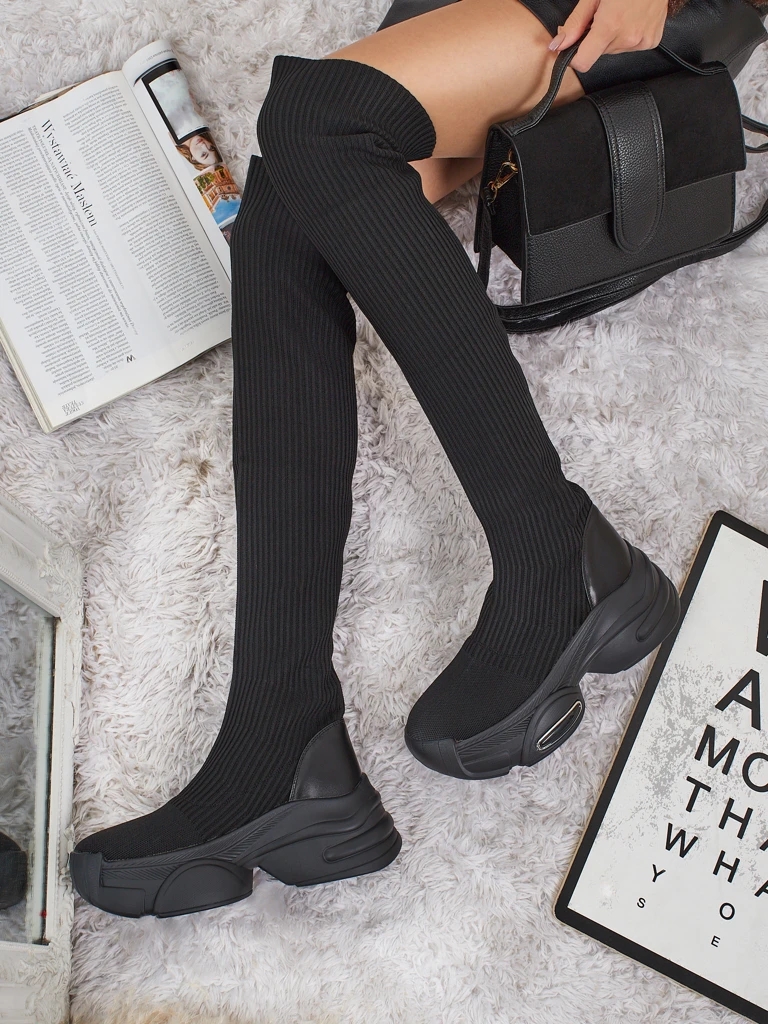 Ilgi moteriški užtraukiami ilgaauliai su storu padu Ravmora