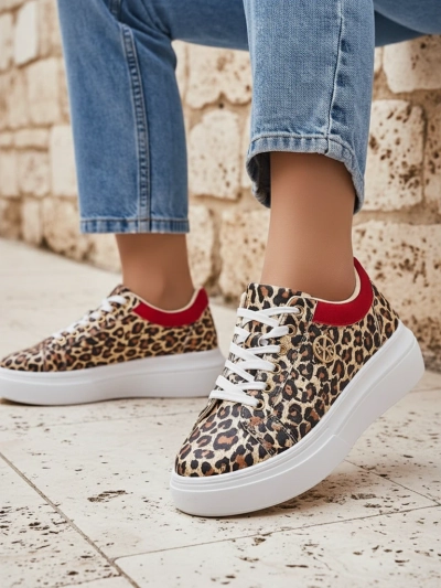 Royalfashion Уженские перфорированные спортивные кроссовки Leopess