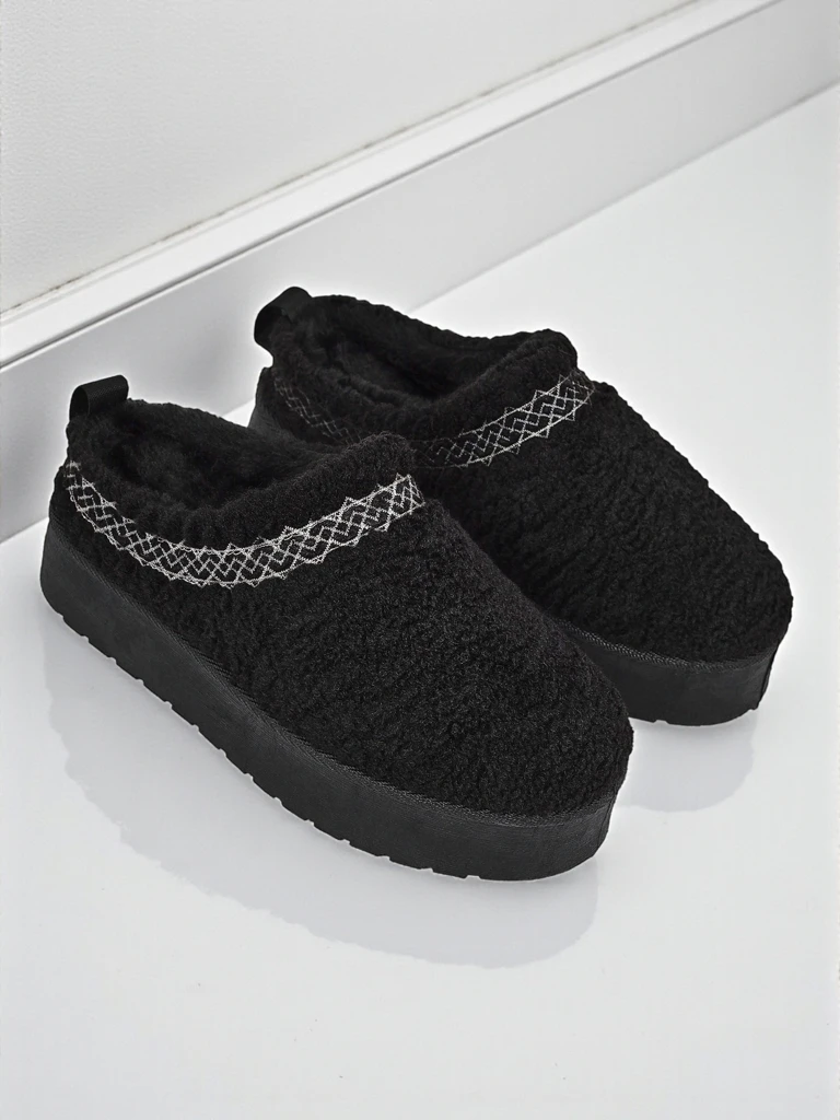 Короткие женские ботинки под снегоходы с овчиной Frost Veil