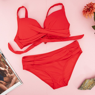 Raudonas dviejų dalių moteriškas maudymosi kostiumėlis - Apatinis trikotažas