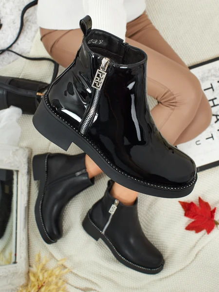 Лакированные женские ботинки из экокожи Calvera