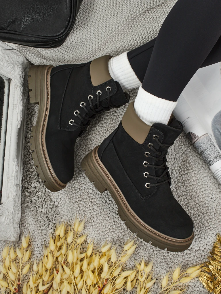 Женские ботинки-траперы Avienne