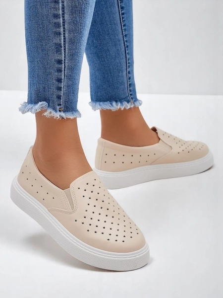 Royalfashion Moteriški perforuoti sportiniai šnipštai Vaned