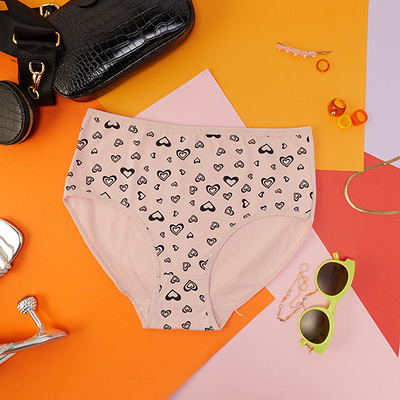 Moteriškos raudonos medvilninės kelnaitės su širdelėmis PLIUS DYDIS - Apatiniai