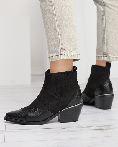 Juodi ekologiški zomšiniai kaubojiški batai ant žemo stulpelio Zirras - Avalynė