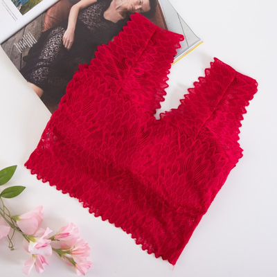 Raudona nėriniuota liemenėlė - apatinis trikotažas